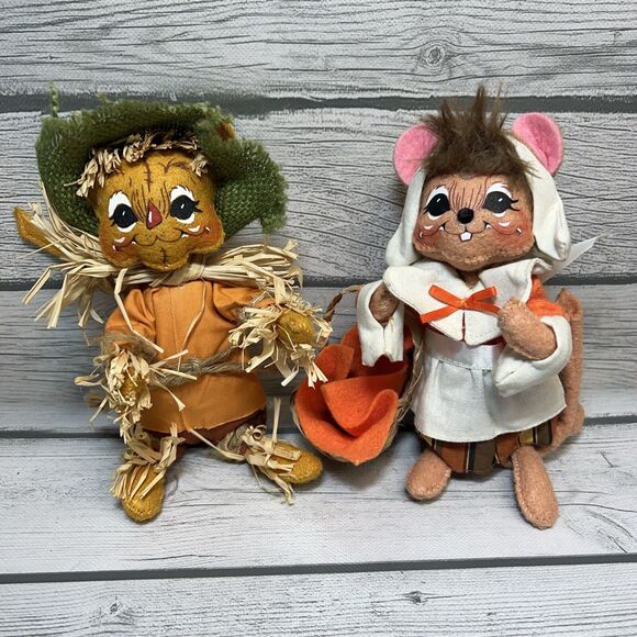 Pilgrim Girl and Boy Annalee Dolls Fall, Thanksgiving - Picture 1 of 13